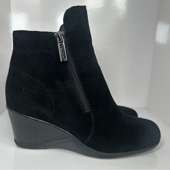Valdini Shoes - Valdini Women’s Black Suede Ankle Boots, Size 6.5